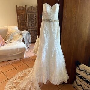 Allure Bridals  ~  The Vow Boutique